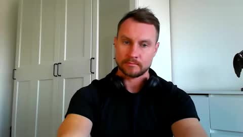 Snapshot of siggurd7one chatting on October 3, 7:46 am Orlando online show from October 3, 7:46 am
