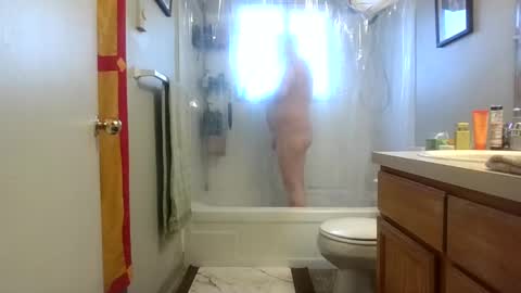 silverdragon70 online show from October 25, 10:33 pm