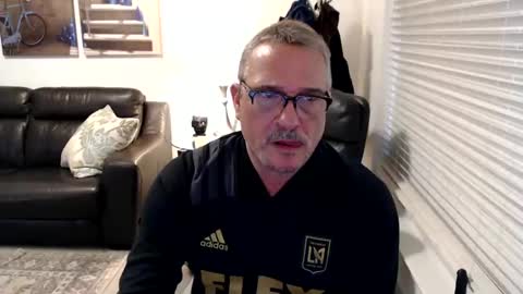 Snapshot of silveroli187 chatting on October 9, 3:28 pm silveroli187 online show from October 9, 3:28 pm