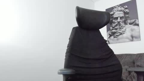 simon_leon01 online show from March 6, 1:02 am