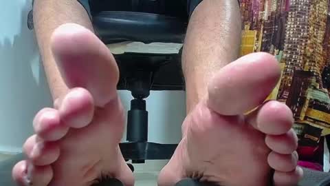 only foot                         worshipers here online show from February 24, 10:25 pm