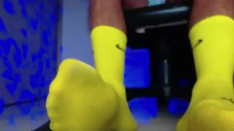 only foot                         worshipers here online show from November 3, 5:11 am