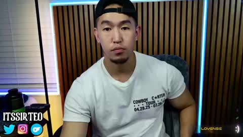 Snapshot of sir_teo chatting on September 28, 2:31 am SIR TEO online show from September 28, 2:31 am