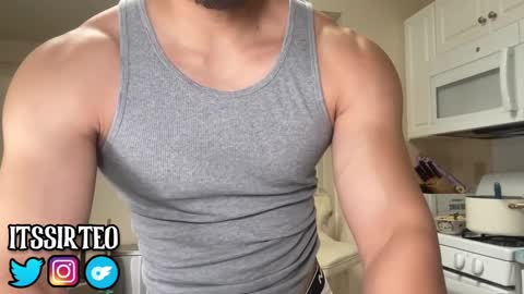Snapshot of sir_teo chatting on December 31, 2:19 am SIR TEO online show from December 31, 2:19 am