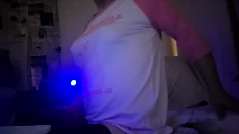 sissy4u811 online show from December 2, 3:09 am