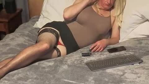 Sissy Submissive online show from April 11, 7:45 am