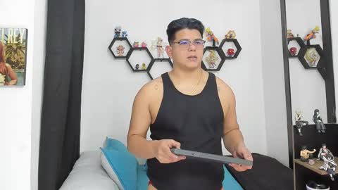 Siul Thompson online show from February 10, 8:00 pm