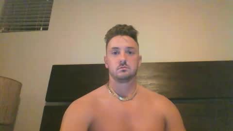skinnyguylongdick1 online show from September 11, 2:43 am