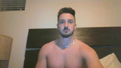 skinnyguylongdick1 online show from February 1, 5:07 am