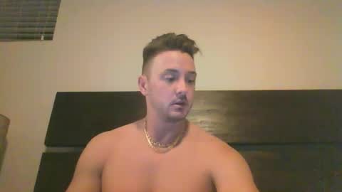 skinnyguylongdick1 online show from September 29, 2:21 am