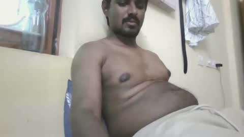 Snapshot of sklavepappu143 chatting on October 16, 9:39 am Indianslut1431 online show from October 16, 9:39 am