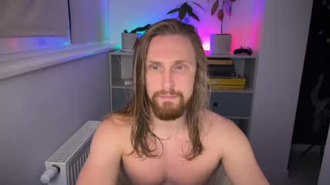 sky_guy25 online show from November 1, 9:08 pm