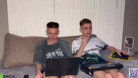 sky_hunter online show from October 30, 4:30 pm