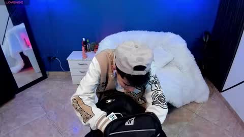 Daniel online show from December 4, 3:13 am