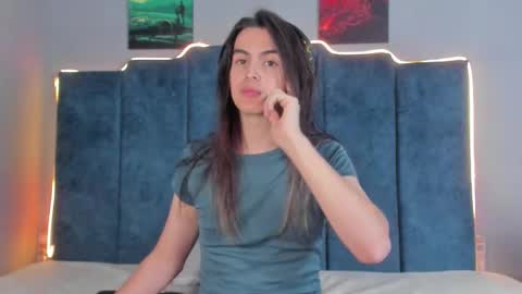 Snapshot of sky_liink chatting on October 21, 10:23 pm Santiago online show from October 21, 10:23 pm