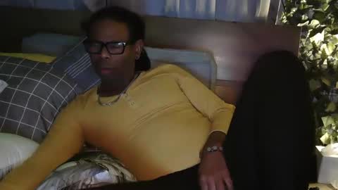 skyonetoo3 online show from January 18, 1:01 am