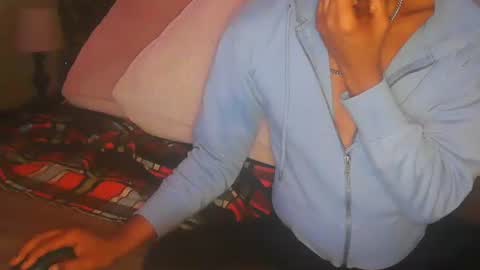 skyonetoo3 online show from November 27, 12:42 pm