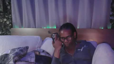 skyonetoo3 online show from March 4, 11:54 pm