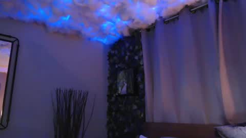 skyonetoo3 online show from December 12, 3:43 am