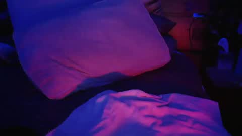 skyonetoo3 online show from March 1, 11:17 am