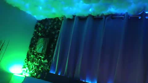 skyonetoo3 online show from March 5, 11:49 pm