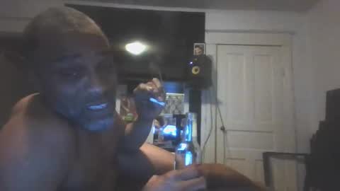 Slim8975 online show from February 11, 12:15 am