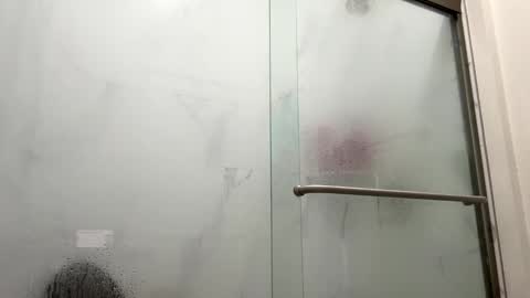 slimbuttniceguy online show from December 16, 5:33 pm