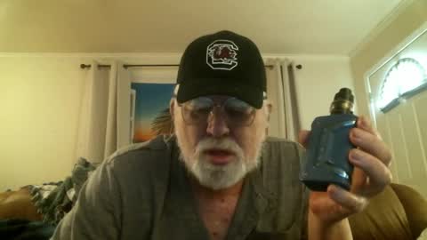 Snapshot of slydevi1 chatting on October 13, 9:32 pm Slydevil online show from October 13, 9:32 pm