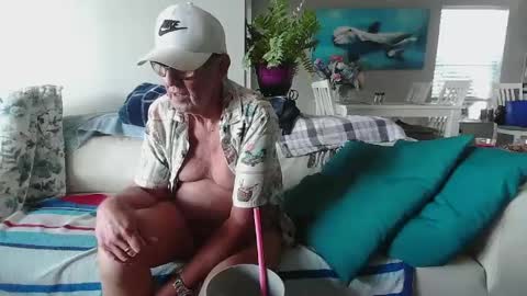 Snapshot of smallpenisbigtongue chatting on September 21, 1:22 pm Daddy online show from September 21, 1:22 pm
