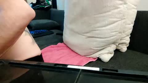 Smokeandwatching online show from December 19, 11:25 pm