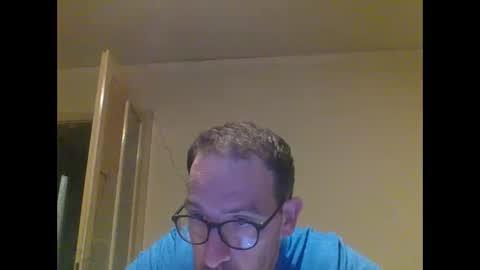 Snapshot of smokered100s chatting on September 14, 7:38 pm luca online show from September 14, 7:38 pm