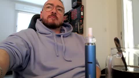 AllDayIDream online show from April 22, 5:46 am