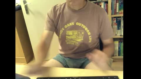 Snapshot of sneaxfreund chatting on September 17, 9:38 pm sneaxfreund online show from September 17, 9:38 pm
