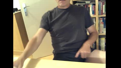 Snapshot of sneaxfreund chatting on September 27, 9:56 pm sneaxfreund online show from September 27, 9:56 pm