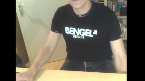 Snapshot of sneaxfreund chatting on January 26, 3:06 am sneaxfreund online show from January 26, 3:06 am