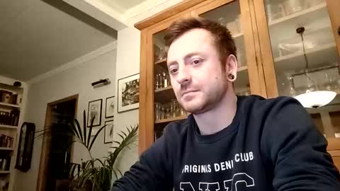 snoecks online show from March 3, 6:15 pm