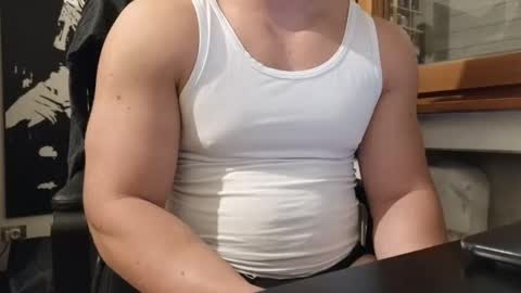 Snapshot of so_thick chatting on December 2, 4:51 pm luca -   online show from December 2, 4:51 pm