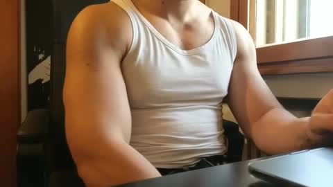 Snapshot of so_thick chatting on January 10, 3:16 pm luca -   online show from January 10, 3:16 pm