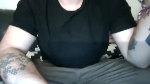 Snapshot of solosolosolo99 chatting on December 8, 2:18 am whiterabbit online show from December 8, 2:18 am