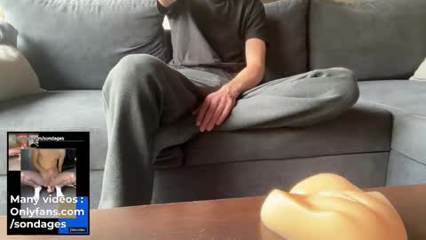 Sondages online show from March 9, 9:36 am