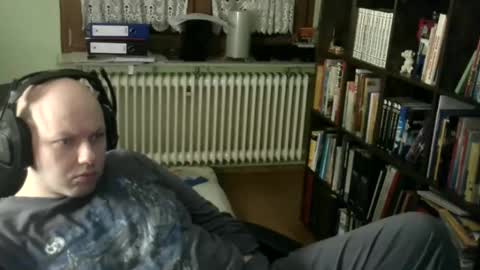 Tom online show from February 22, 8:43 pm