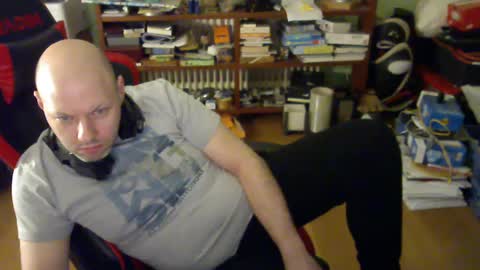 Tom online show from March 9, 1:04 am