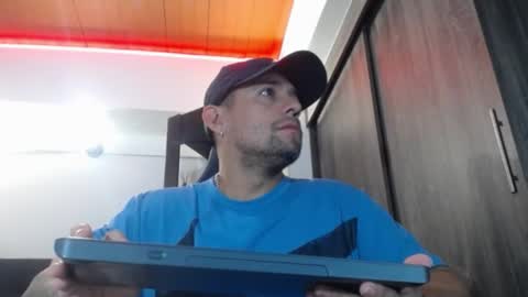     online show from April 19, 5:18 am