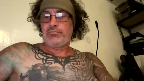 specter1972 online show from April 11, 3:26 pm