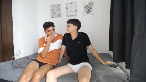 Snapshot of spritzboys chatting on October 19, 1:36 pm spritzboys online show from October 19, 1:36 pm