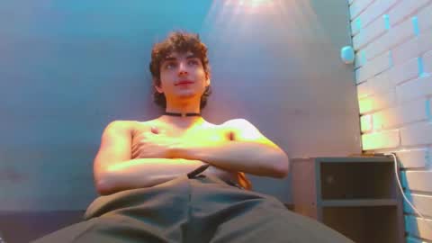 ethan online show from December 19, 3:09 pm