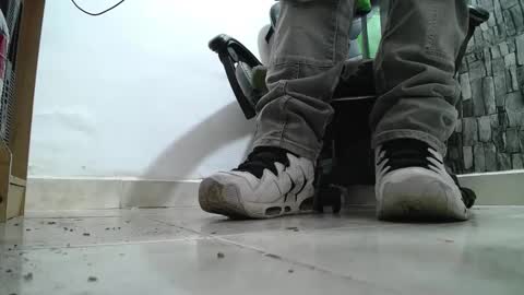 sr master cum its my old account online show from April 18, 1:40 am