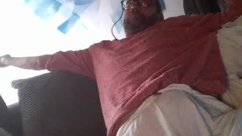 Snapshot of steelringshaft chatting on September 21, 7:52 am Mikee online show from September 21, 7:52 am