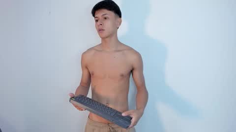 Stephane Rouss online show from November 22, 8:30 pm