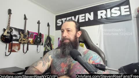 Snapshot of stevenrisenyc chatting on December 26, 1:40 am StevenRiseNYC online show from December 26, 1:40 am